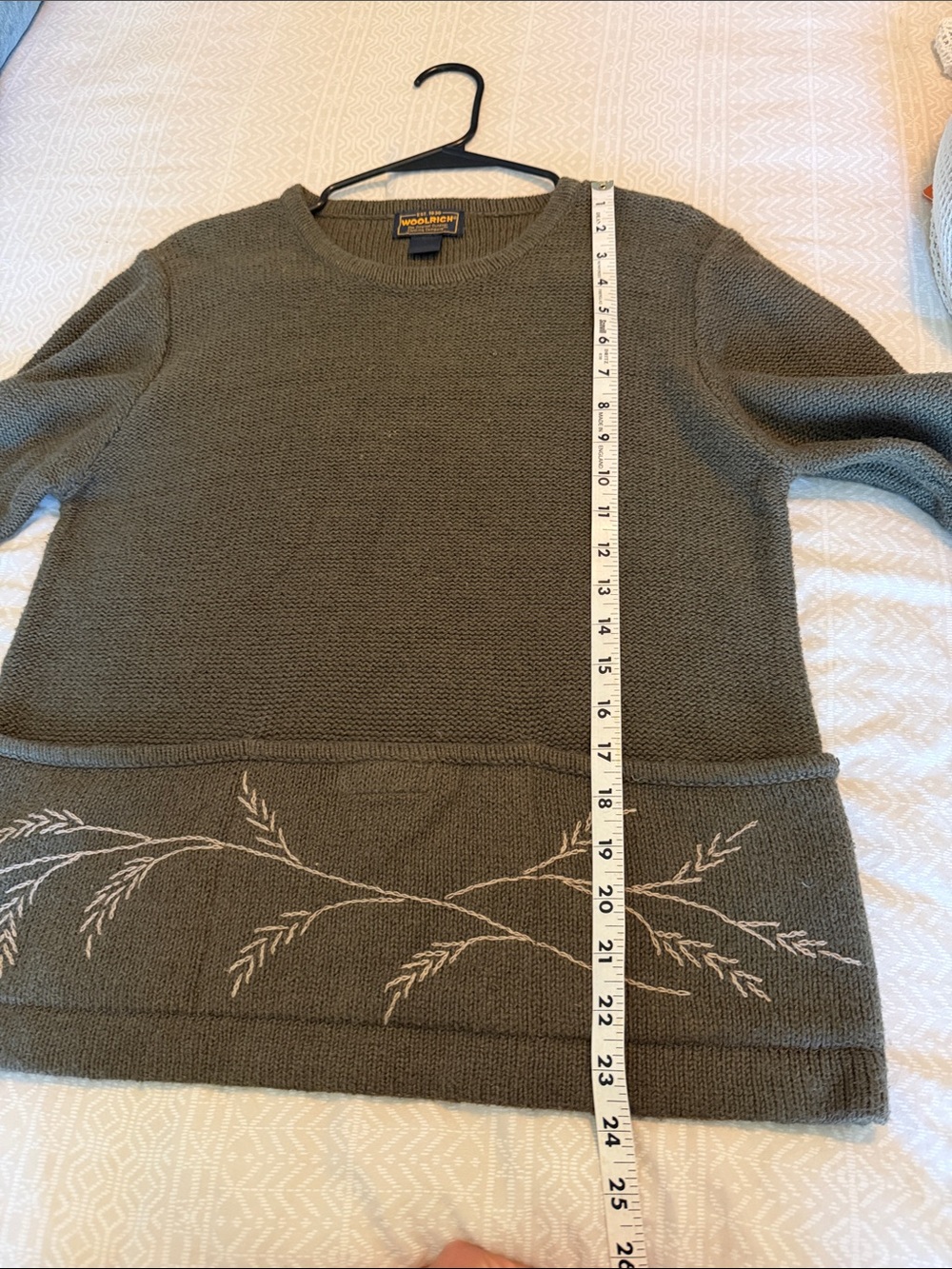 Vintage Woolrich Olive Green Knit Sweater with Embroidered Front Pocket Detail - Picture 6 of 8